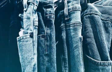 Ripped-jeans-DIY-gør-det-selv-cowboybukser